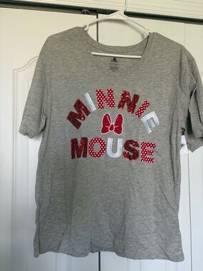 Disney Gray Minnie Mouse Short-Sleeve Tee with Red Accents